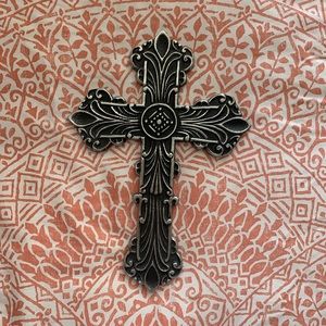 Francesca’s Metal Cross Wall Decor